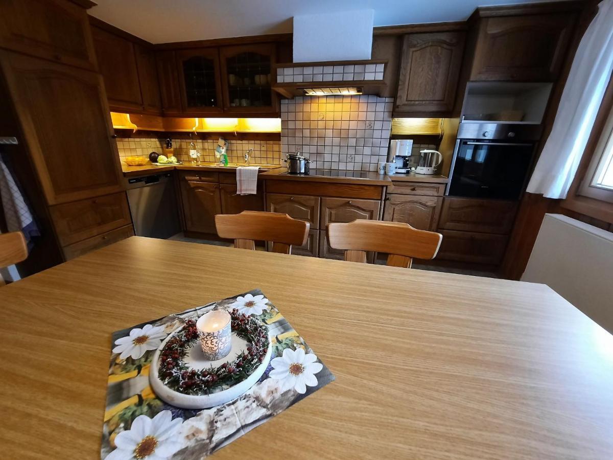 Apartment Dekker 멜라우 외부 사진